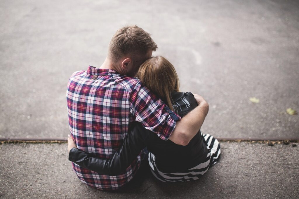 Mõnikord just nii paranemine välja näebki. pair, embrace, hug, embracing, hugging, together, sit, sitting, relationship, love, girl, man, people, woman, father, fathers day, hug, hug, hug, hug, hug, hugging, father