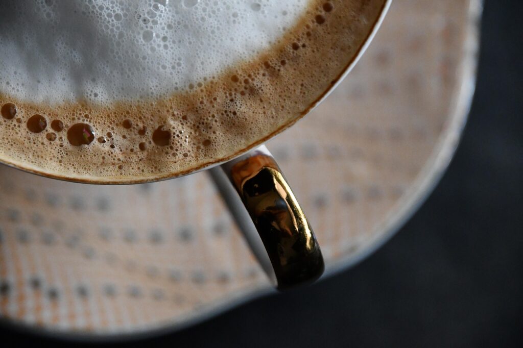 Kõik algab sellest, mida me tarbime. Tervis algab ka neist inimestest, kellel lubame istuda oma laua taga. coffee, orange, gold, work desk, work, break, foam, delicious, glam, glamour, morning, stand, drink, coffee, coffee, coffee, coffee, coffee, gold, gold, break