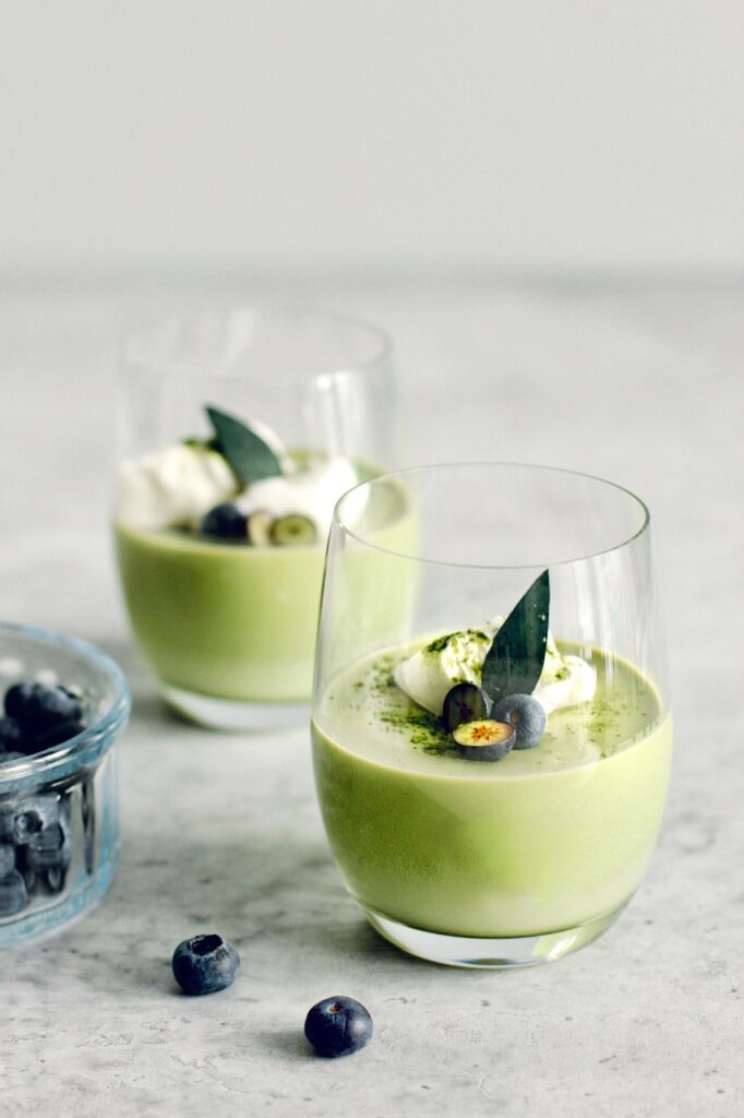 Kas me toetame inimese tervist või tasustame tema koostööd? dessert, glass, food, cup, cream, milk, berry, healthy, sweet, tasty, delicious, closeup, dessert, dessert, food, food, food, food, food, milk, milk